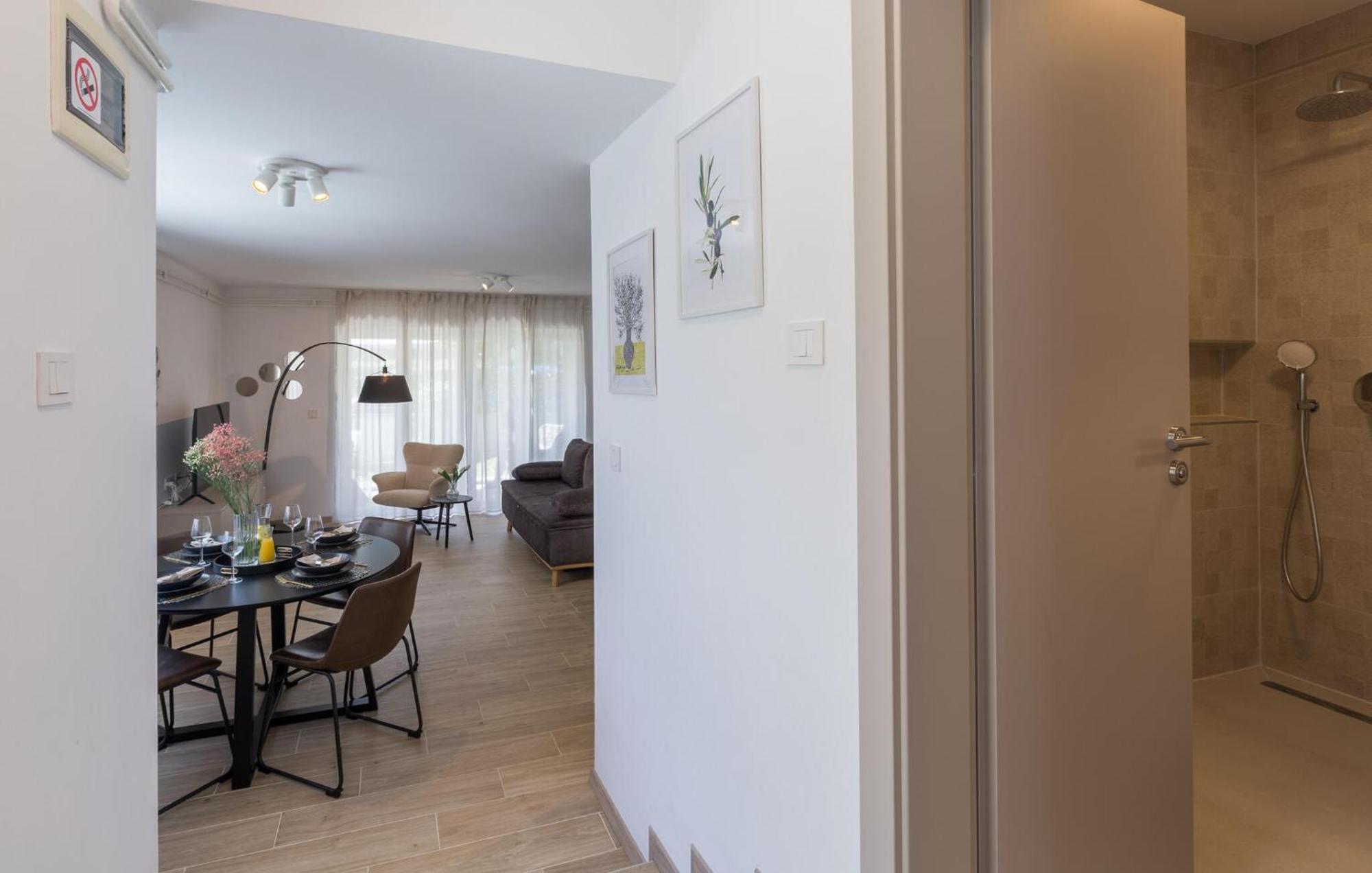 1 Bedroom Beautiful Apartment In Poreč Eksteriør billede