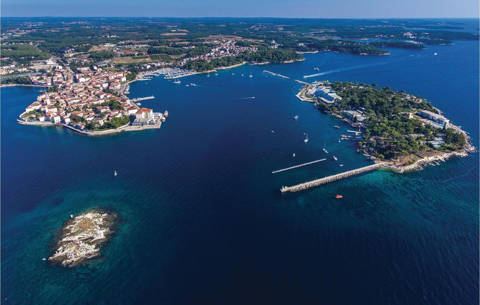 1 Bedroom Beautiful Apartment In Poreč Eksteriør billede